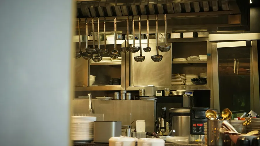 Baffle vs Mesh Filters for Commercial Kitchens: Which to Use